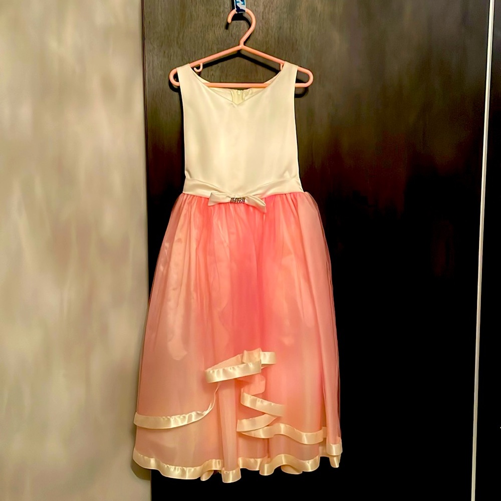 Girl’s dress size 8 Kiki USA